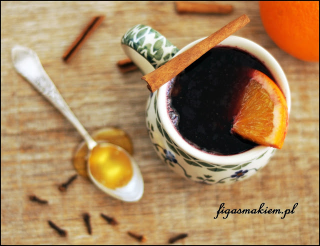 mulled wine with cloves